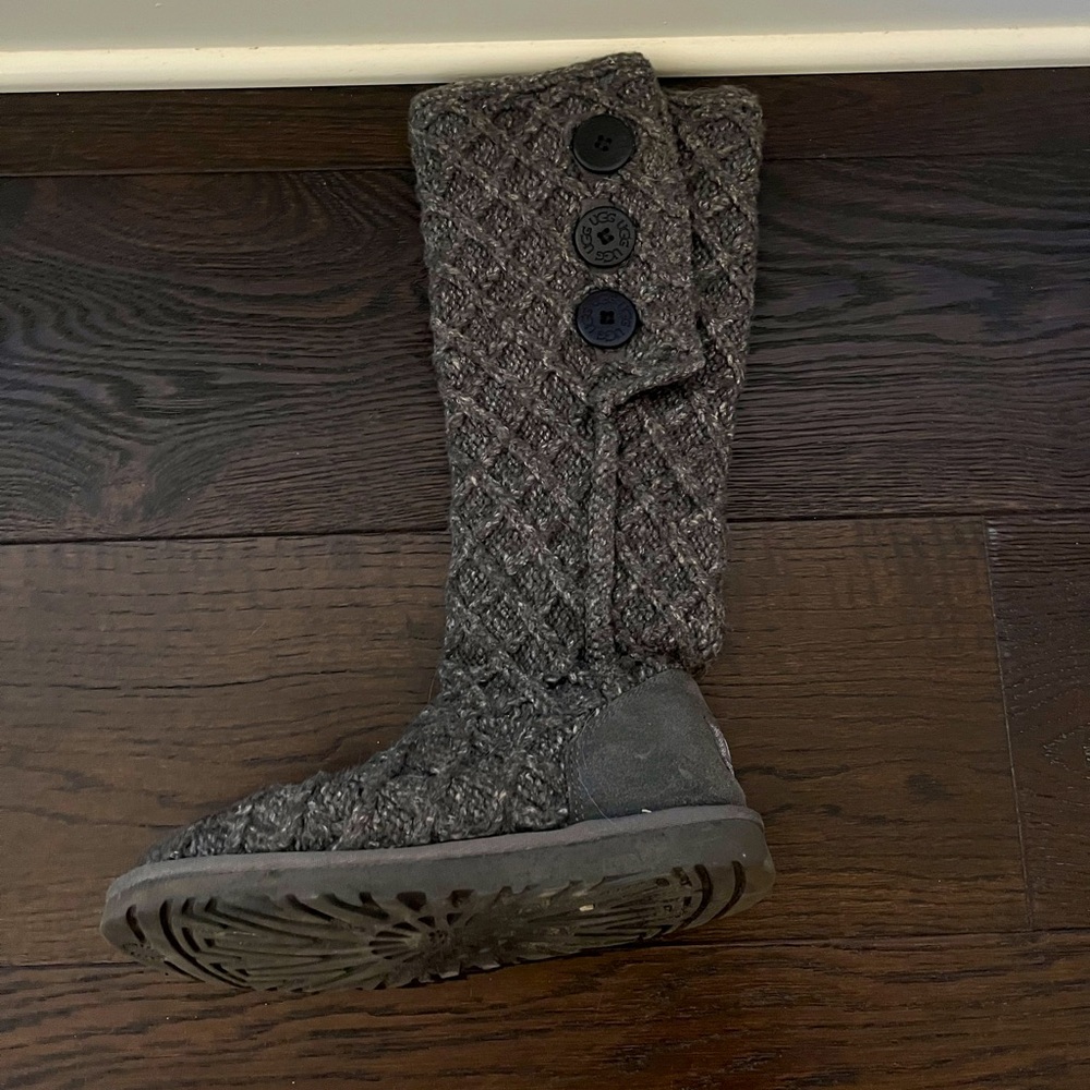 Women’s Grey Knit Ugg Boots